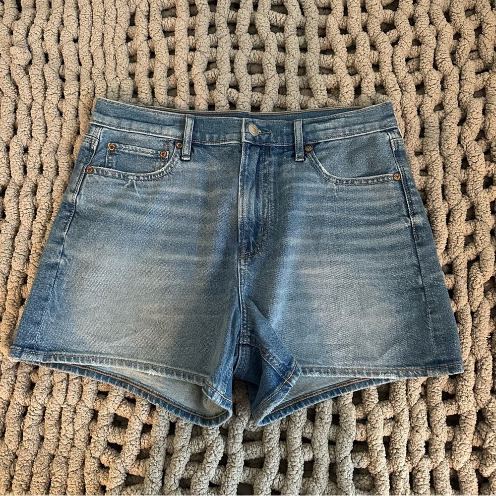 super high-rise relaxed jean short